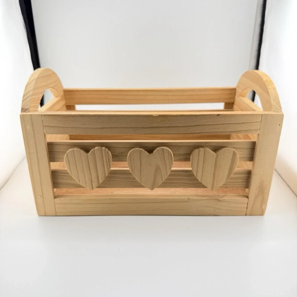 Wooden Container With‎ Hearts Vintage